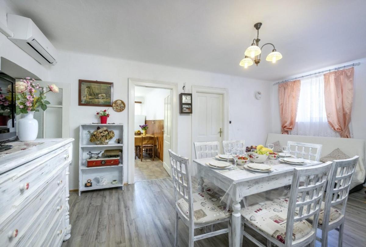 Marina Plomin In Plomin - Haus Fuer 6 Personen Βίλα Εξωτερικό φωτογραφία